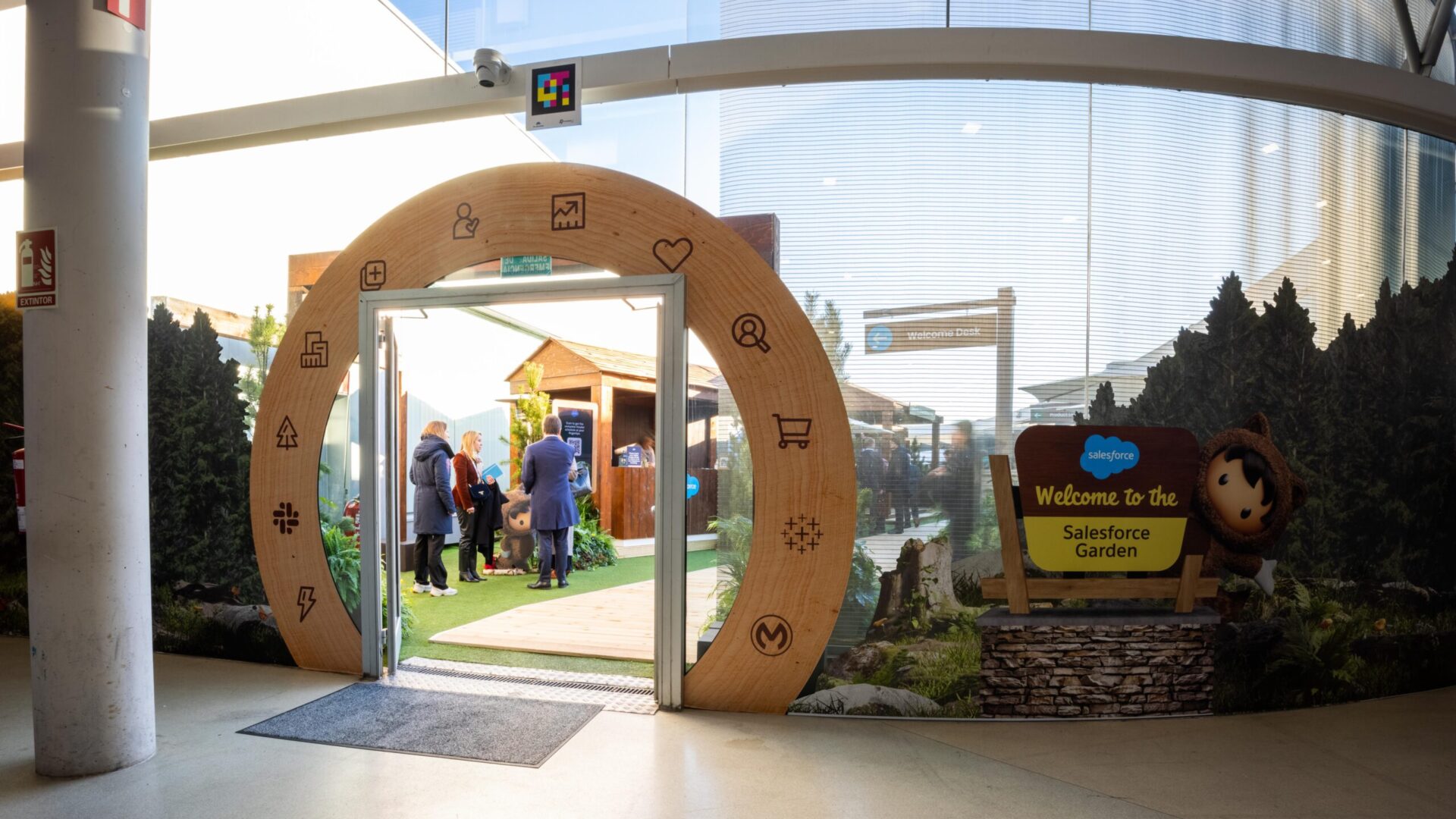 Salesforce stand-9504